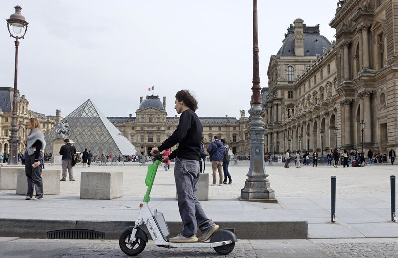 Bloomberg paris scooters