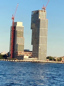 buildings-under-construction-new-york-east-river-photo-by-joe-mckendrick