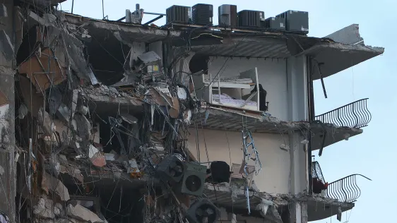 p-1-90650317-why-a-building-like-the-fallen-surfside-florida-condo-tower-can-collapse